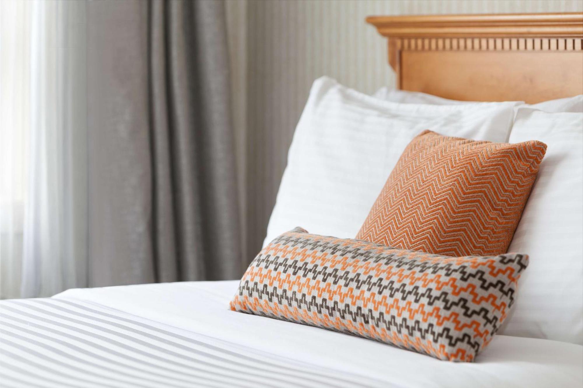 Coast Deluxe, Two Queens,1643755378:JPEG